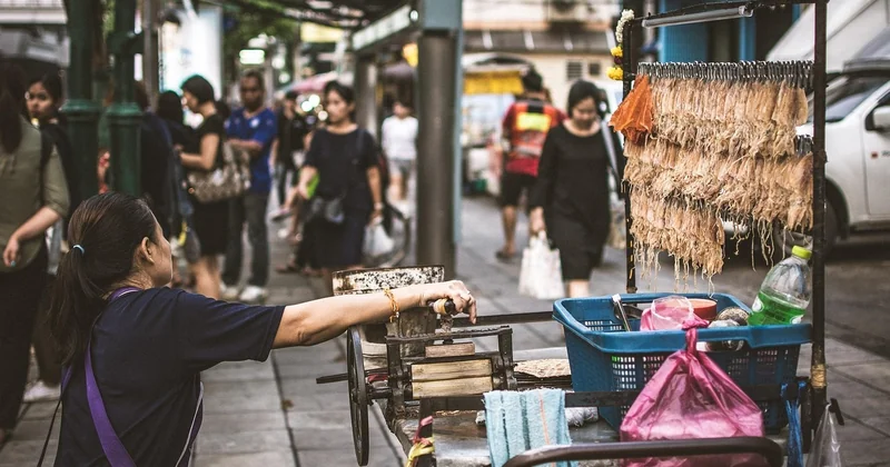 Manger local plutôt que touristique : le levier le plus rentable